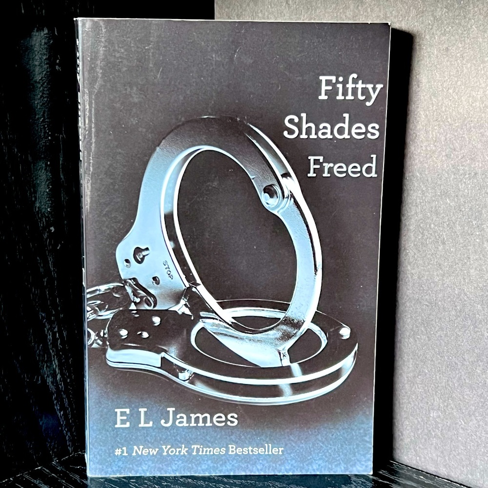 ❗️5/$10 - Fifty Shades Freed Book